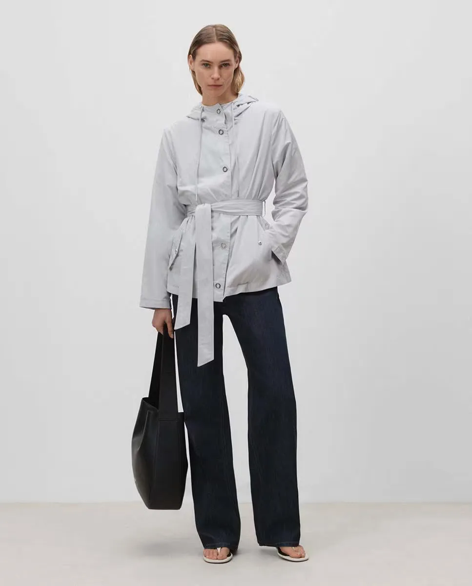 Легкая короткая женская парка Simorra, светло-серый
Легкая короткая женская парка Simorra, светло-серый