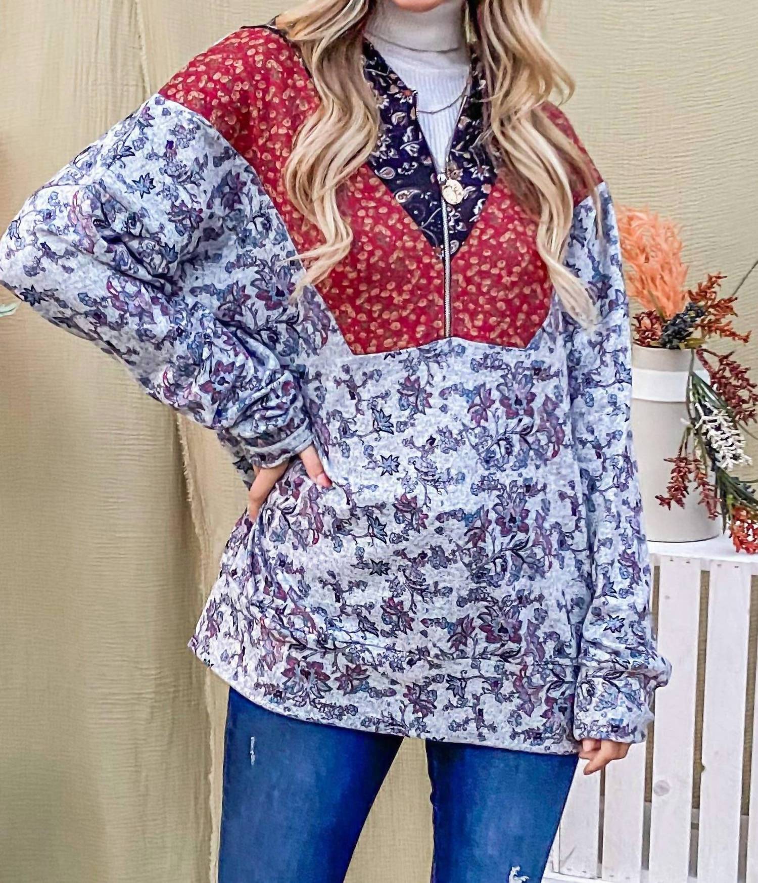 Цветочный свитер с капюшоном на молнии в серый, бордовый цвет And The Why
Цветочный свитер с капюшоном на молнии в серый, бордовый цвет And The Why