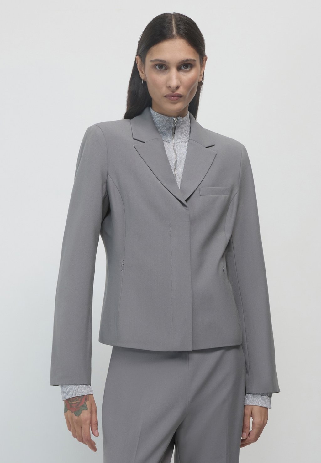 Блейзер Calliope, серый
Блейзер Calliope, серый