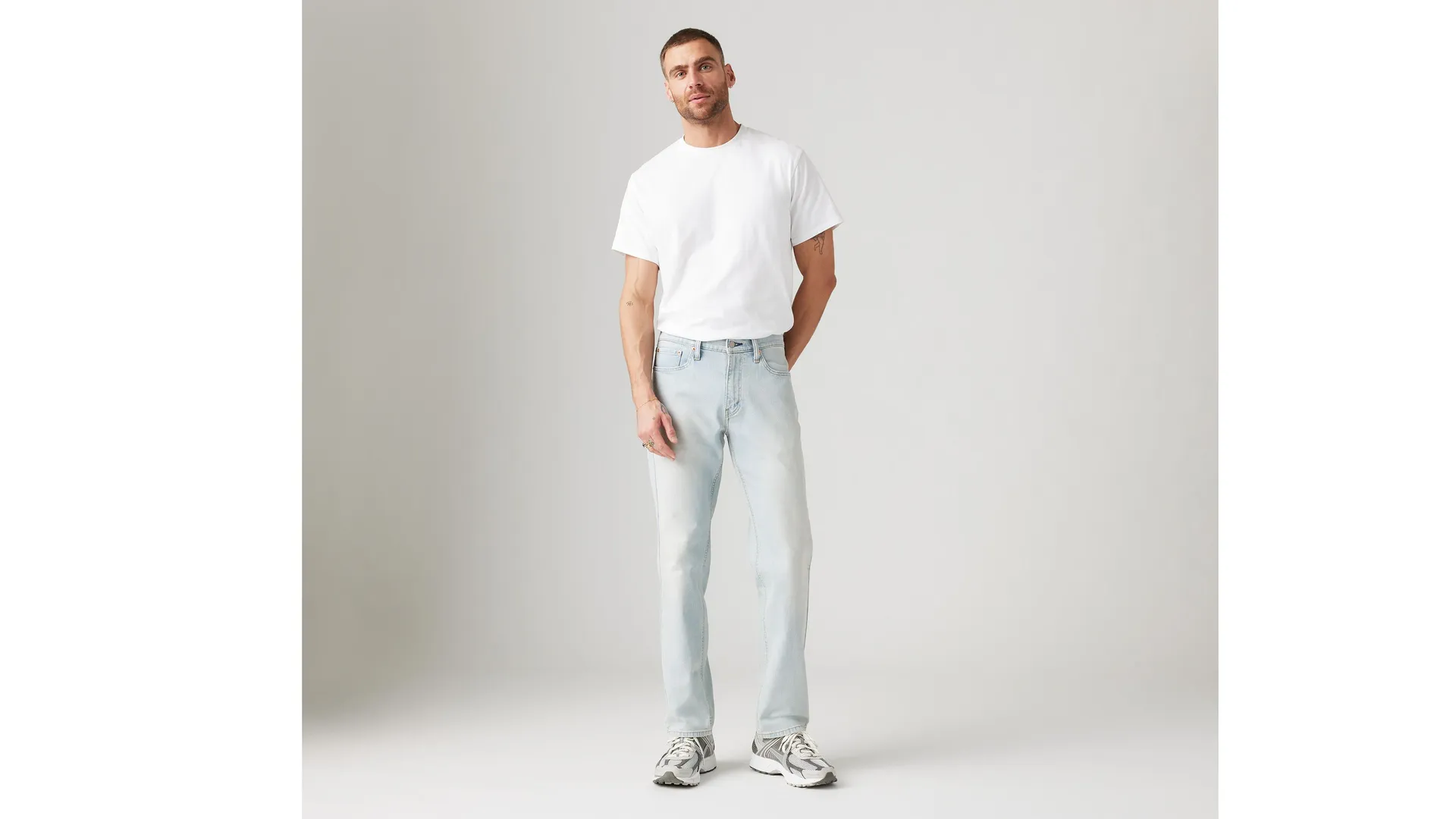 Спортивные мужские джинсы зауженного кроя 541 Levi's, цвет Workhorse - Light Wash
Спортивные мужские джинсы зауженного кроя 541 Levi's, цвет Workhorse - Light Wash