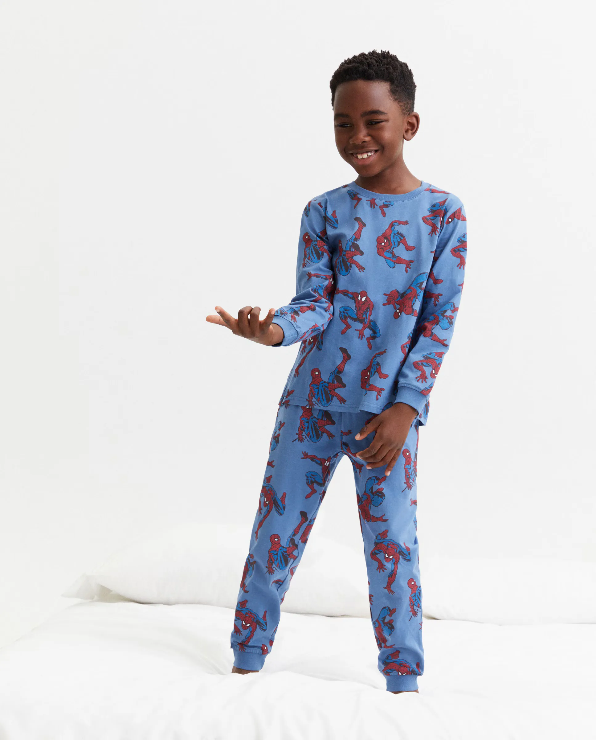 Длинная пижама с узором Spiderman для мальчика Cotton Juice, темно-синий
Длинная пижама с узором Spiderman для мальчика Cotton Juice, темно-синий