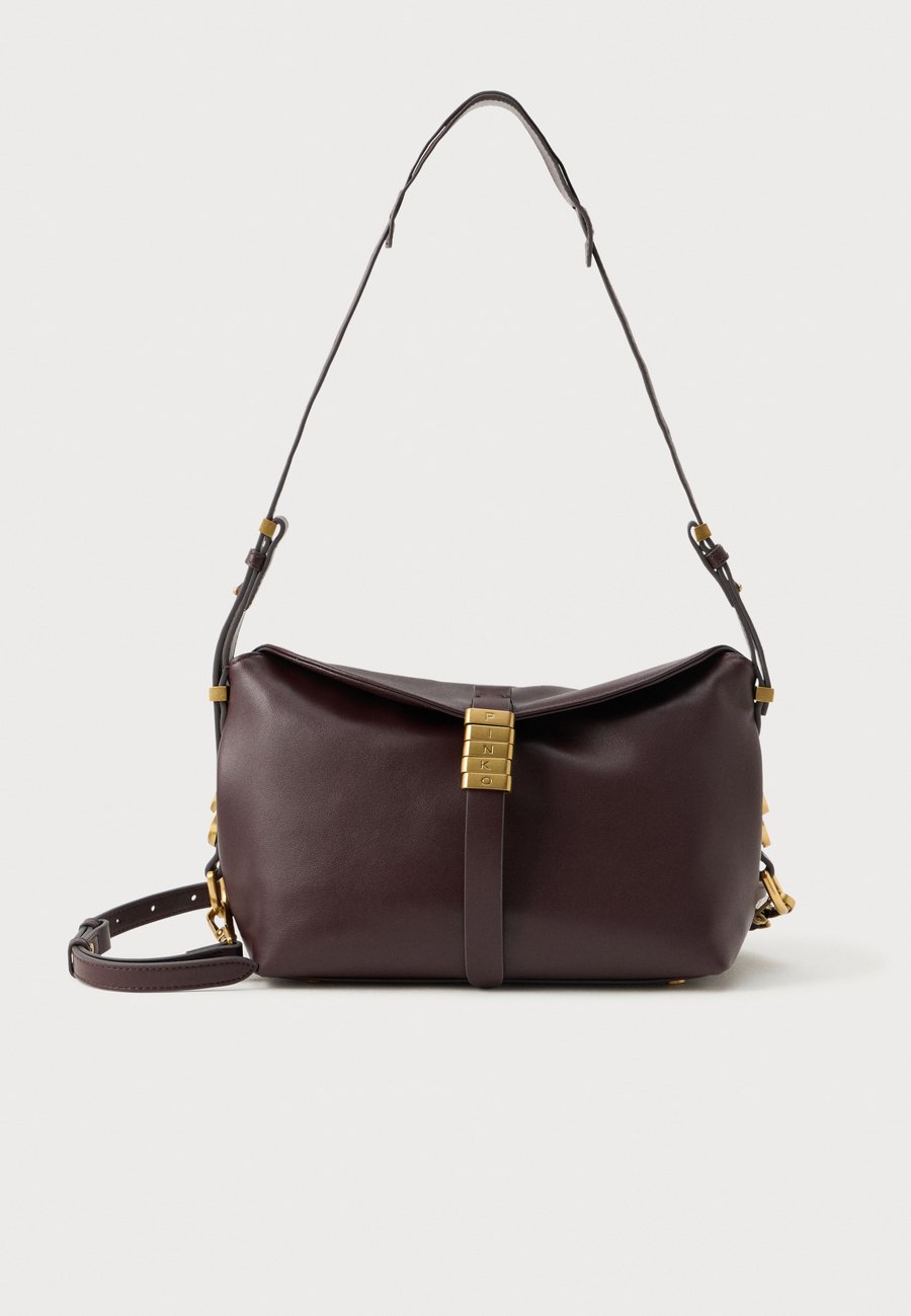 Сумка Pinko SADDLE BAGUETTE MINI, Rosso Mogano/Antique Gold-Coloured/Red
Сумка Pinko SADDLE BAGUETTE MINI, Rosso Mogano/Antique Gold-Coloured/Red