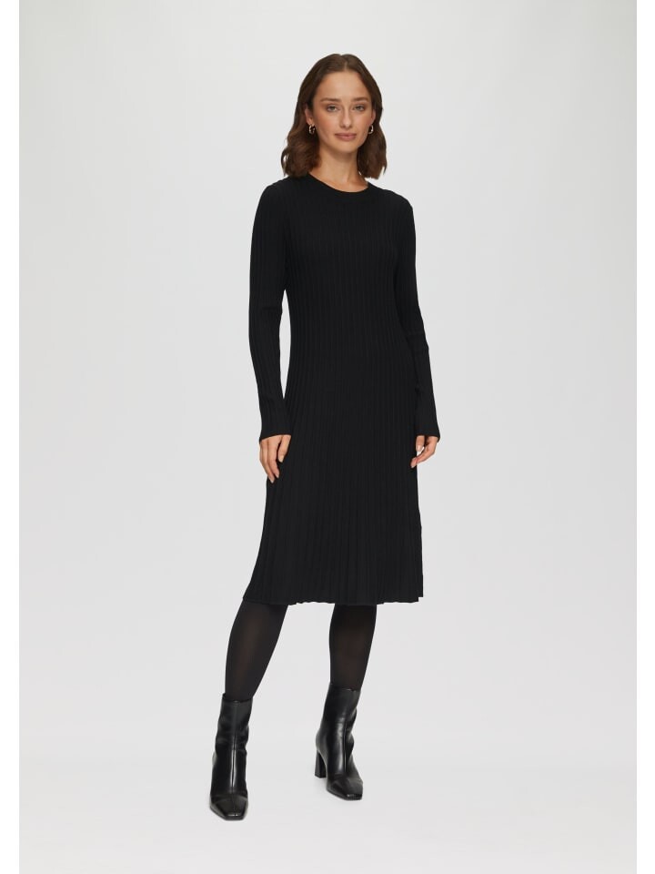 Короткое платье sOliver BLACK LABEL kurz, черный
Короткое платье sOliver BLACK LABEL kurz, черный