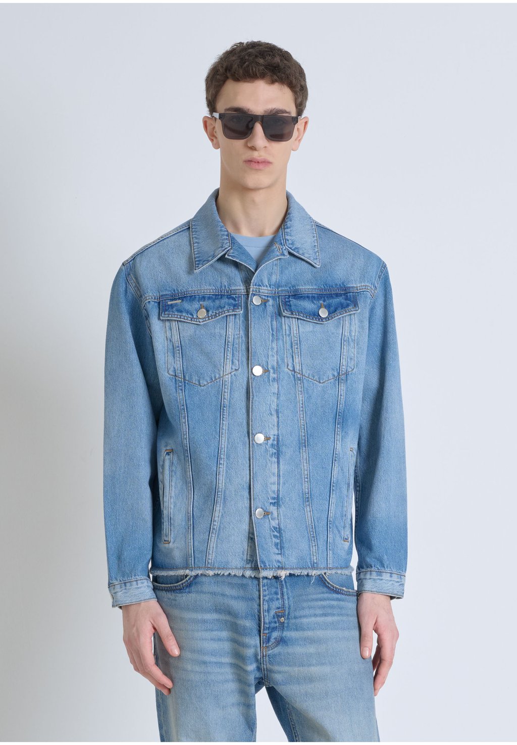 Джинсовая куртка OVER Antony Morato, деним
Джинсовая куртка OVER Antony Morato, деним