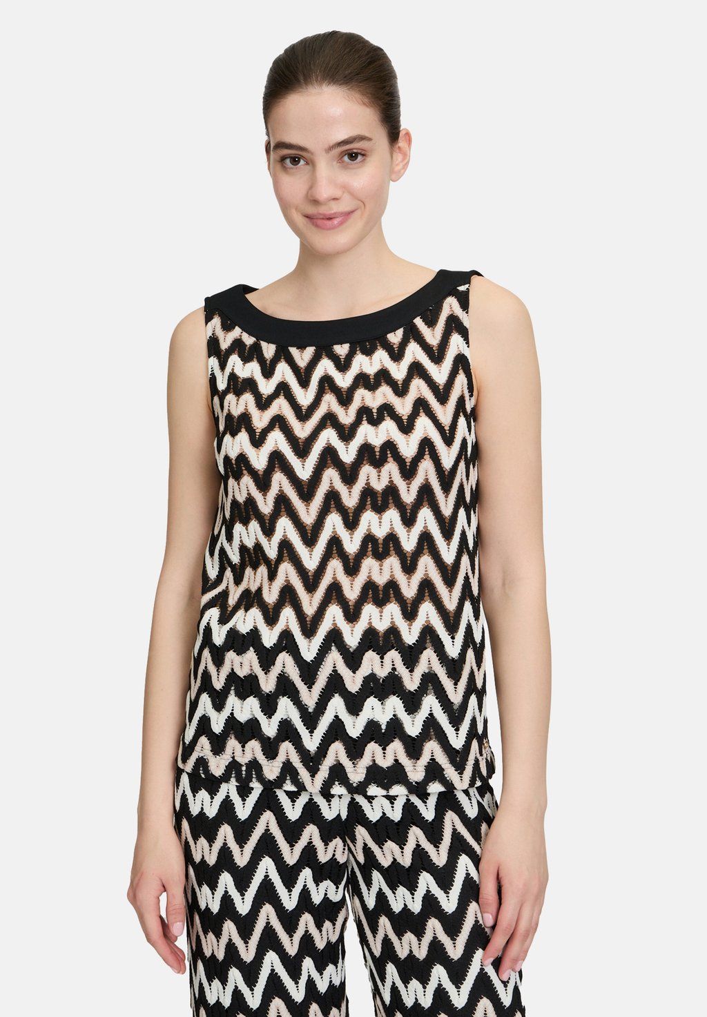 Джемпер OHNE ARM Betty & Co, коричневый
Джемпер OHNE ARM Betty & Co, коричневый