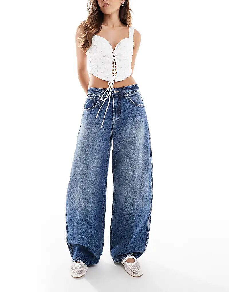 ONLY джинсы Taylor с высокой талией в цвете «бочонок» темно-синего цвета
ONLY джинсы Taylor с высокой талией в цвете «бочонок» темно-синего цвета