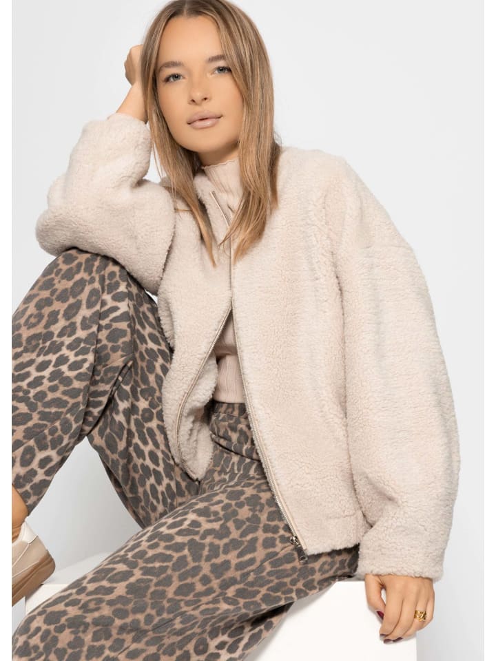 Куртка-бомбер из меха Тедди бежевого цвета SASSYCLASSY
Куртка-бомбер из меха Тедди бежевого цвета SASSYCLASSY