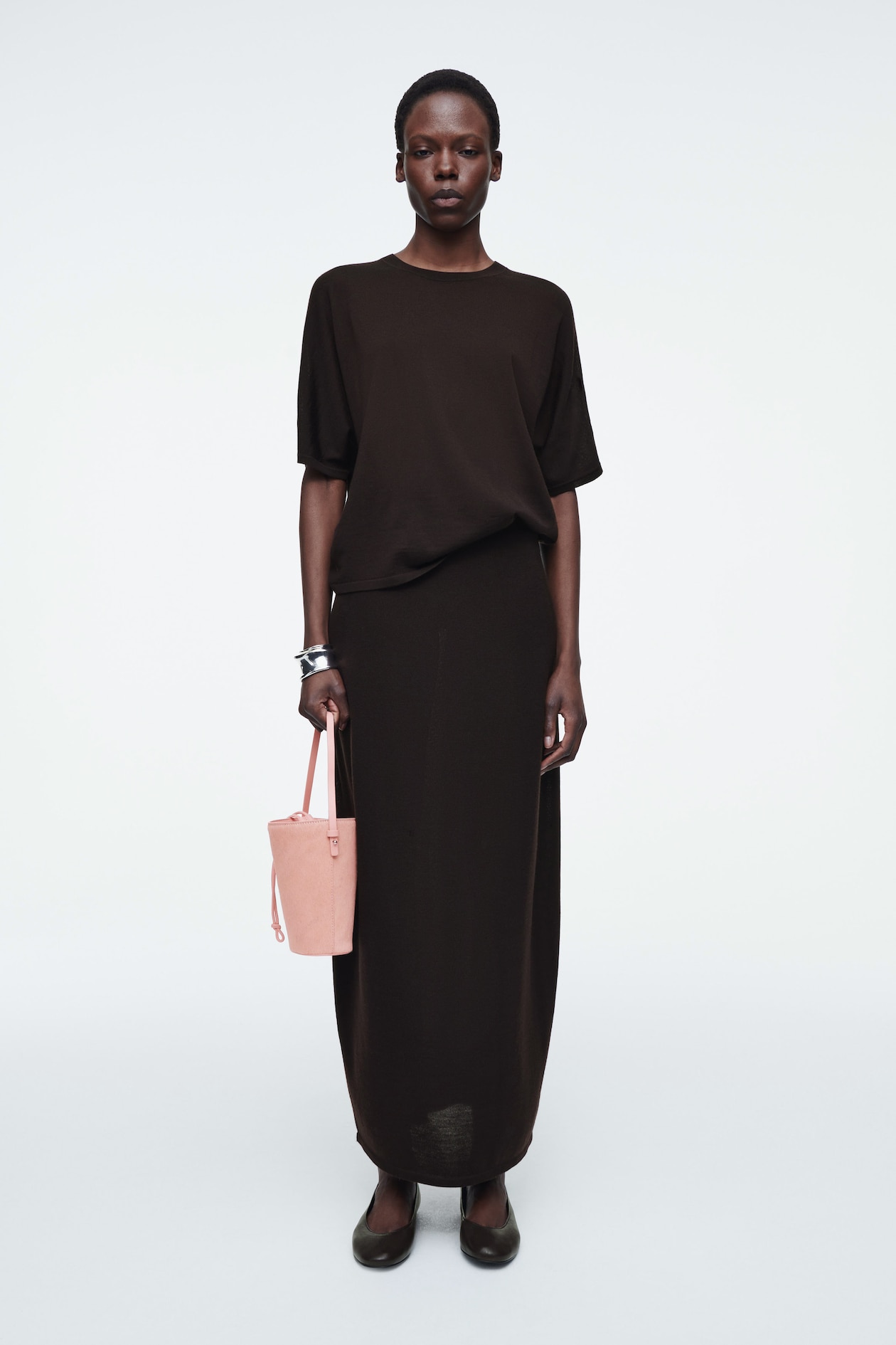 Маленькая сумка-ведро с конским волосом COS, розовый
Маленькая сумка-ведро с конским волосом COS, розовый