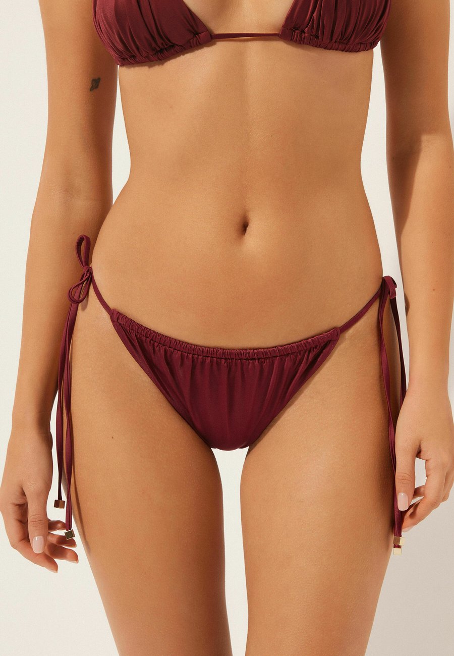 Низ бикини Calzedonia Bikini bottoms, Red/Dark Red
Низ бикини Calzedonia Bikini bottoms, Red/Dark Red