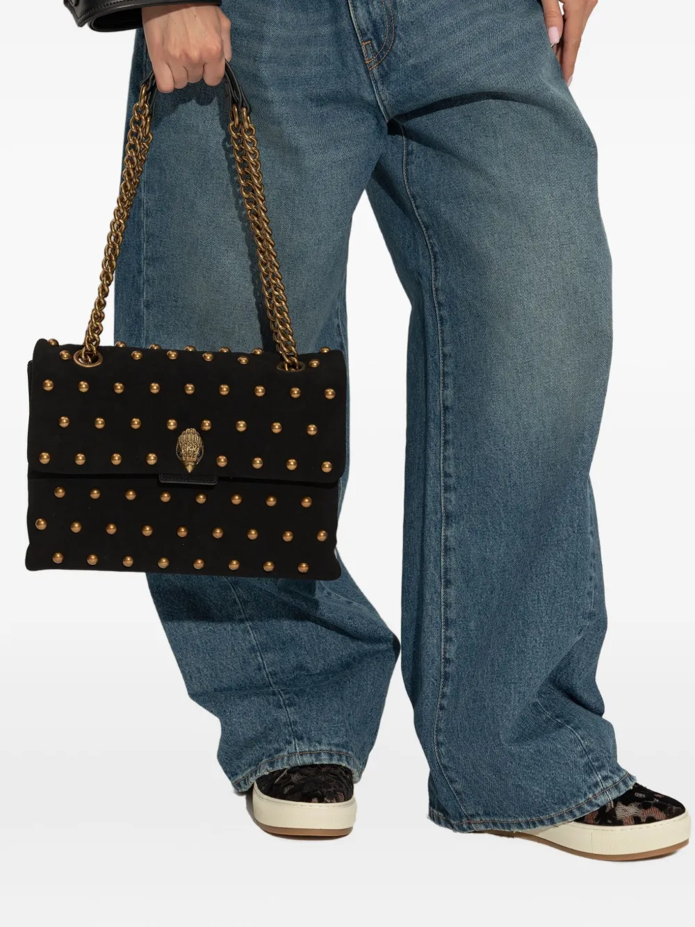 Сумка на плечо Kensington 3 Pouch с заклёпками Kurt Geiger London, черный
Сумка на плечо Kensington 3 Pouch с заклёпками Kurt Geiger London, черный