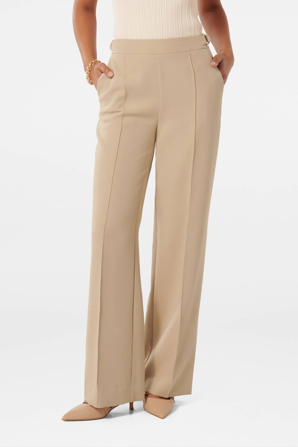 Широкие брюки Mila с D образным вырезом Forever New, бежевый
Широкие брюки Mila с D образным вырезом Forever New, бежевый