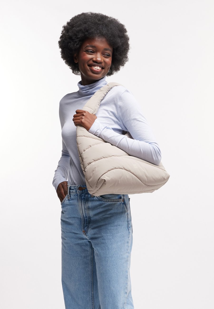 Сумка GOT BAG Handbag, Scallop/Off-White
Сумка GOT BAG Handbag, Scallop/Off-White