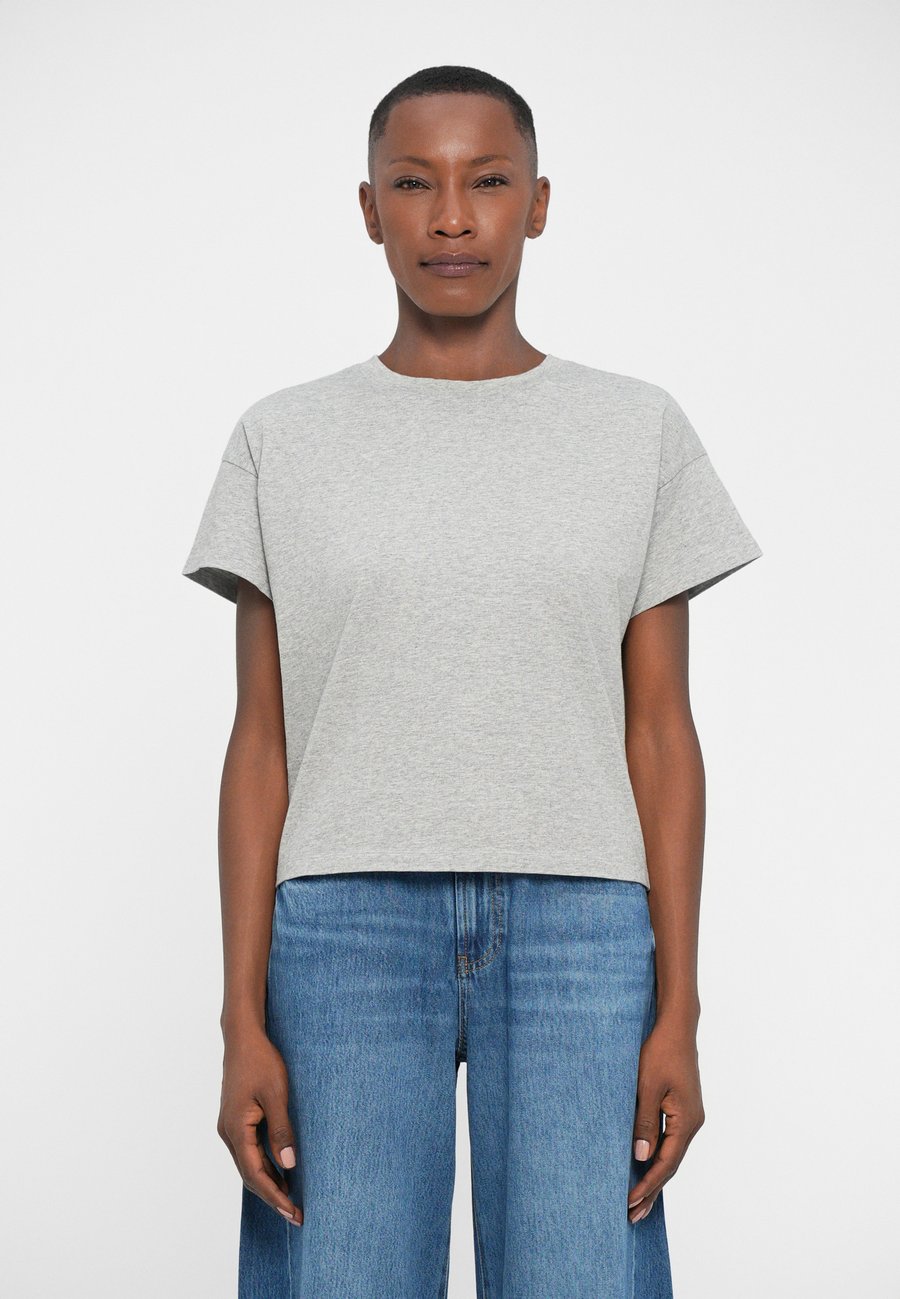 Футболка rag & bone KELLY BOXY TEE, Grey
Футболка rag & bone KELLY BOXY TEE, Grey