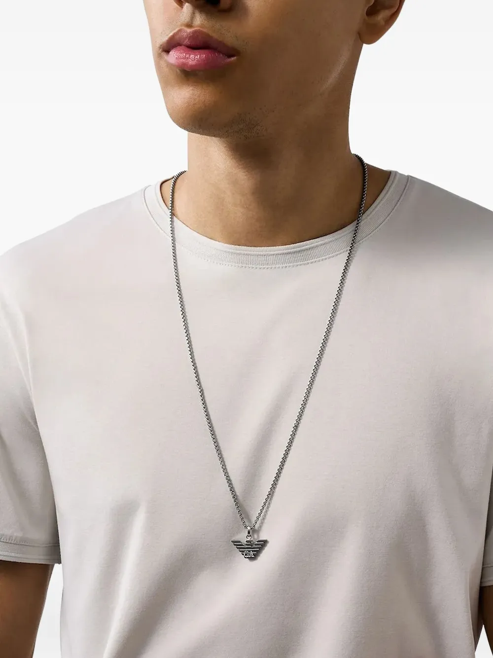 Колье с подвеской Eagle EMPORIO ARMANI, серый
Колье с подвеской Eagle EMPORIO ARMANI, серый