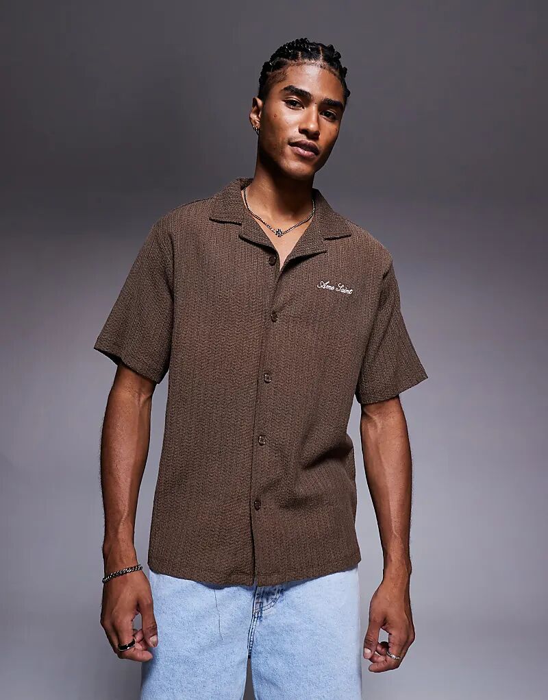 Коричневая рубашка River Island с плиссированным воротником Revere
Коричневая рубашка River Island с плиссированным воротником Revere