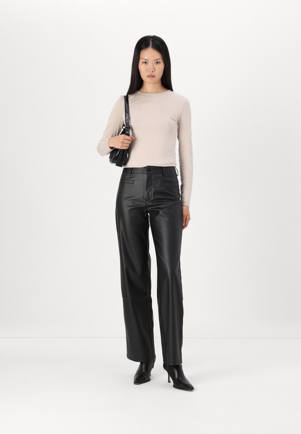 Топ с длинными рукавами JDYMILA O NECK JDY, серо-коричневый 
Топ с длинными рукавами JDYMILA O NECK JDY, серо-коричневый