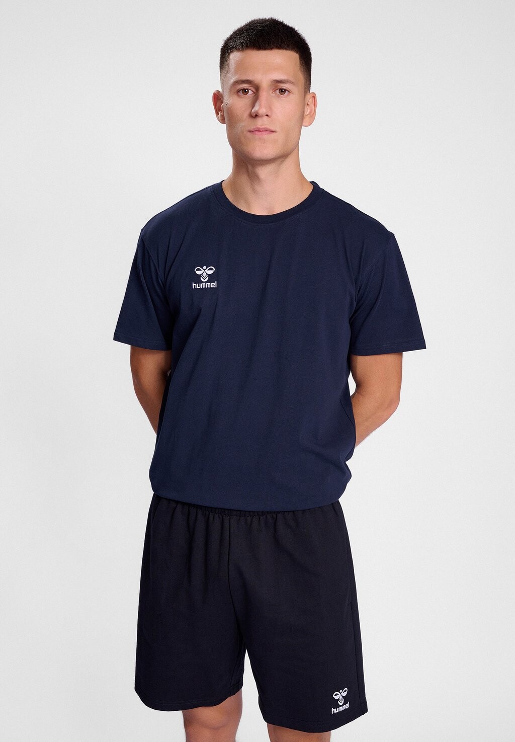 Футболка базовая Hummel, цвет marine
Футболка базовая Hummel, цвет marine