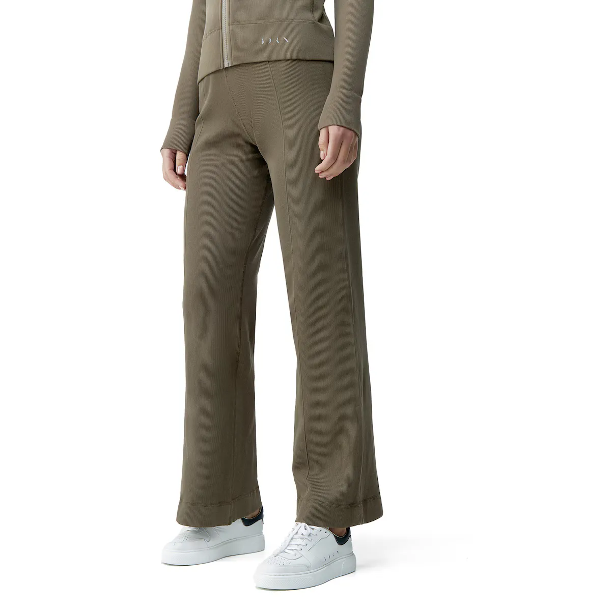 Женские штаны Fait Born Living Yoga, цвет Nuez
Женские штаны Fait Born Living Yoga, цвет Nuez