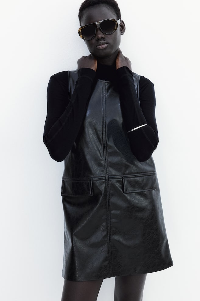 Мини-Платье с покрытием H&M, черный
Мини-Платье с покрытием H&M, черный