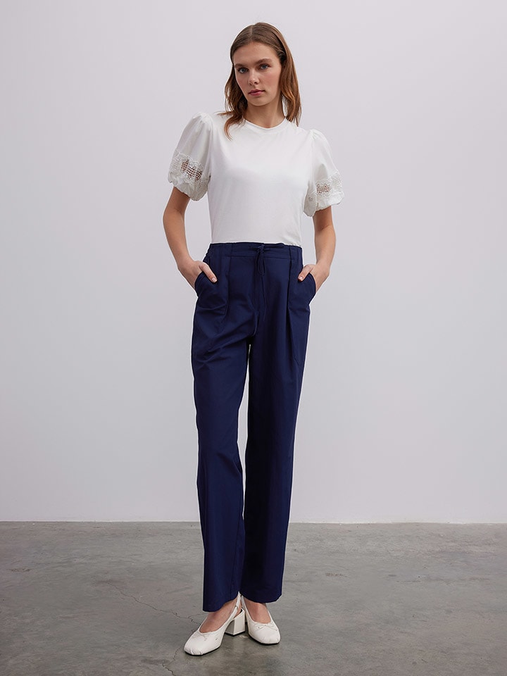 Тканевые брюки BGN, темно-синий
Тканевые брюки BGN, темно-синий