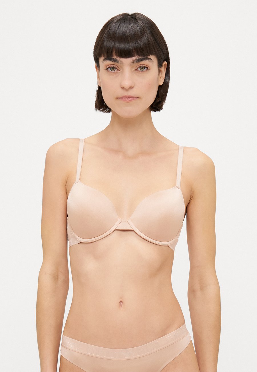 Бюстгальтер Emporio Armani CONTOUR BRA, Nude/Beige
Бюстгальтер Emporio Armani CONTOUR BRA, Nude/Beige