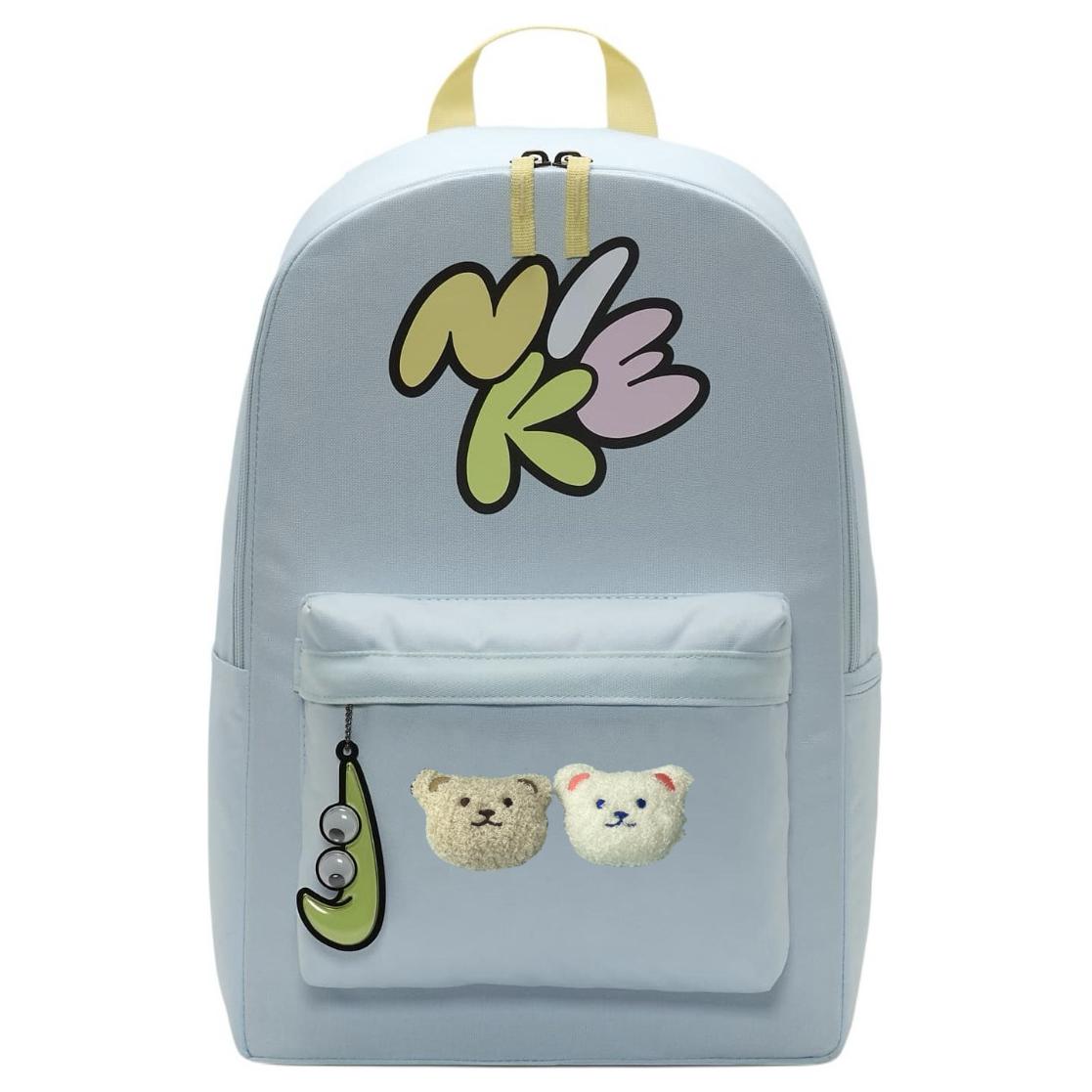 Nike Тканевый рюкзак женский ледниково-голубой и нежно-желтый и светло-лимонный, Bear Plush Toy
Nike Тканевый рюкзак женский ледниково-голубой и нежно-желтый и светло-лимонный, Bear Plush Toy