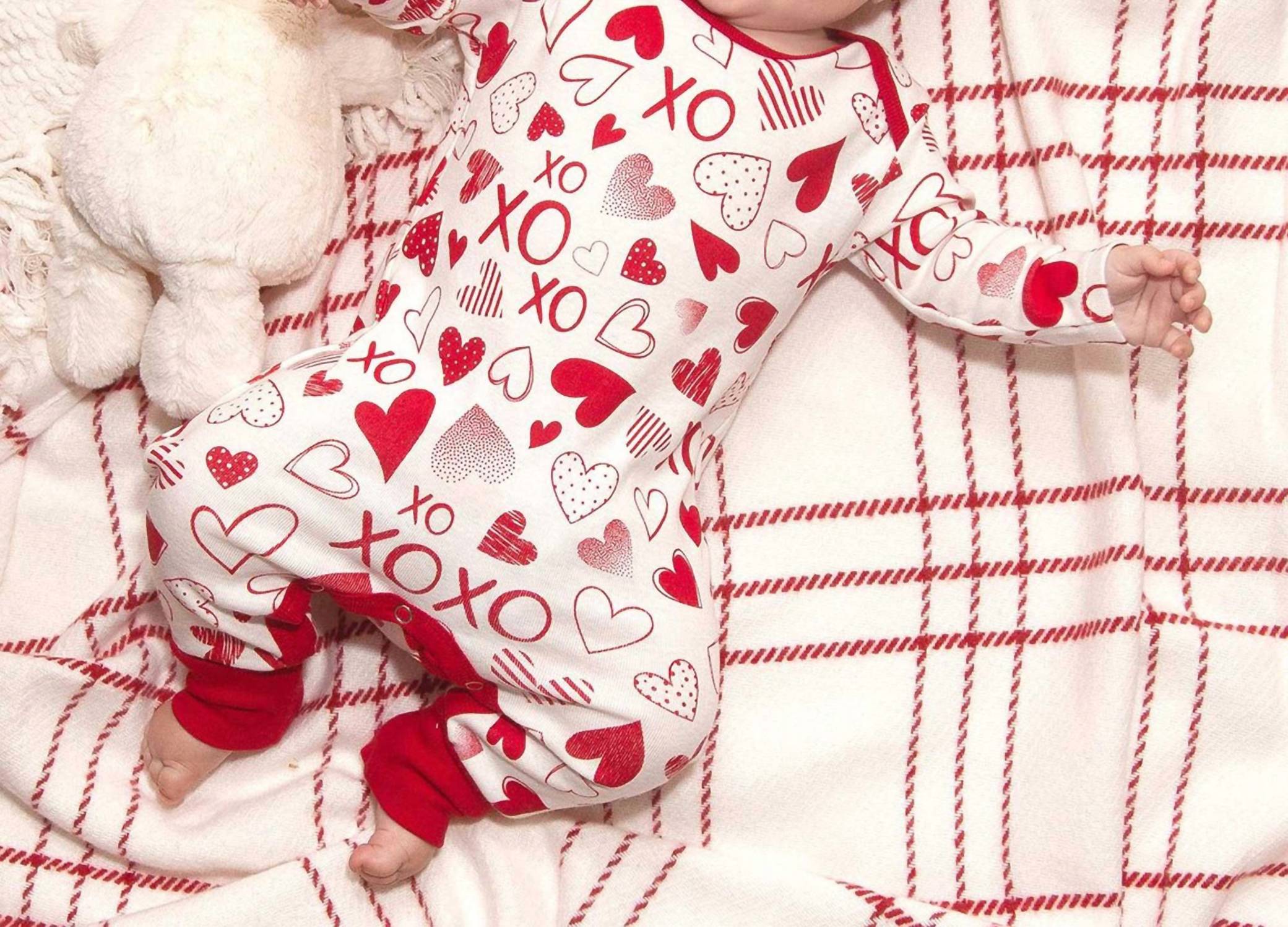 Комбинезон для девочек с сердечками и объятиями в красном/цвете слоновой кости Tesa Babe
Комбинезон для девочек с сердечками и объятиями в красном/цвете слоновой кости Tesa Babe