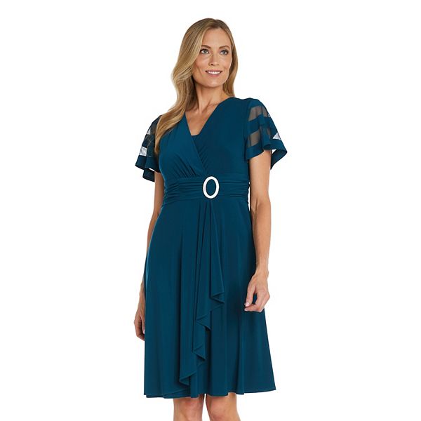 Платье-обертка Petite с прозрачными рукавами каскад R&M Richards, Peacock
Платье-обертка Petite с прозрачными рукавами каскад R&M Richards, Peacock