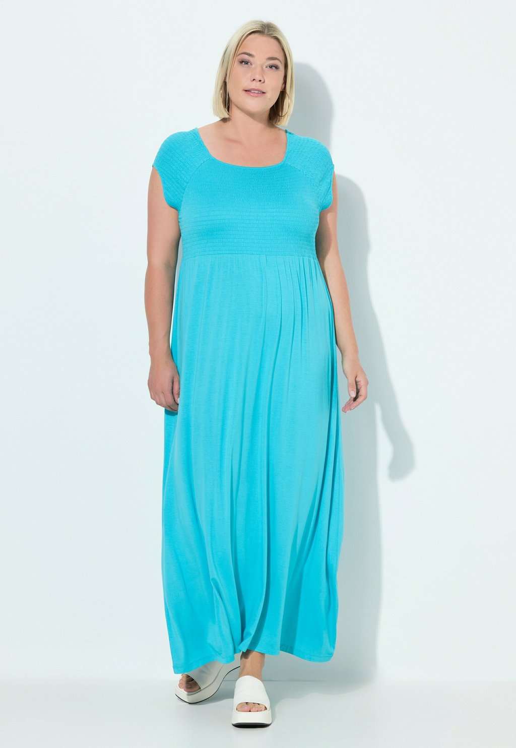 Платье макси GESMOKTE CARRÉHALS Ulla Popken, бирюзовый
Платье макси GESMOKTE CARRÉHALS Ulla Popken, бирюзовый