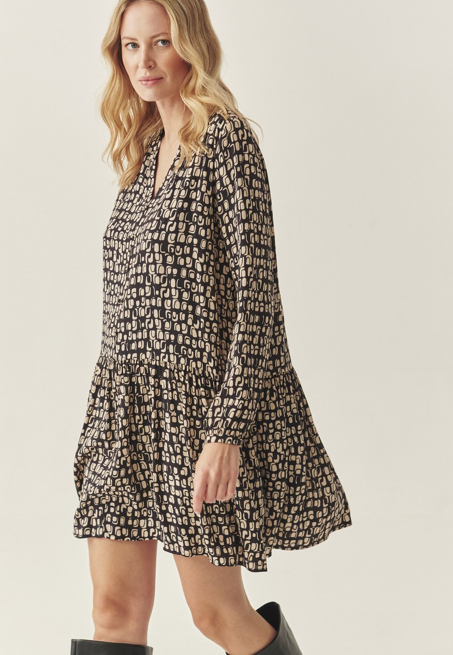 Платье TATUUM Day dress, Dark Chocolate/Dark Brown
Платье TATUUM Day dress, Dark Chocolate/Dark Brown