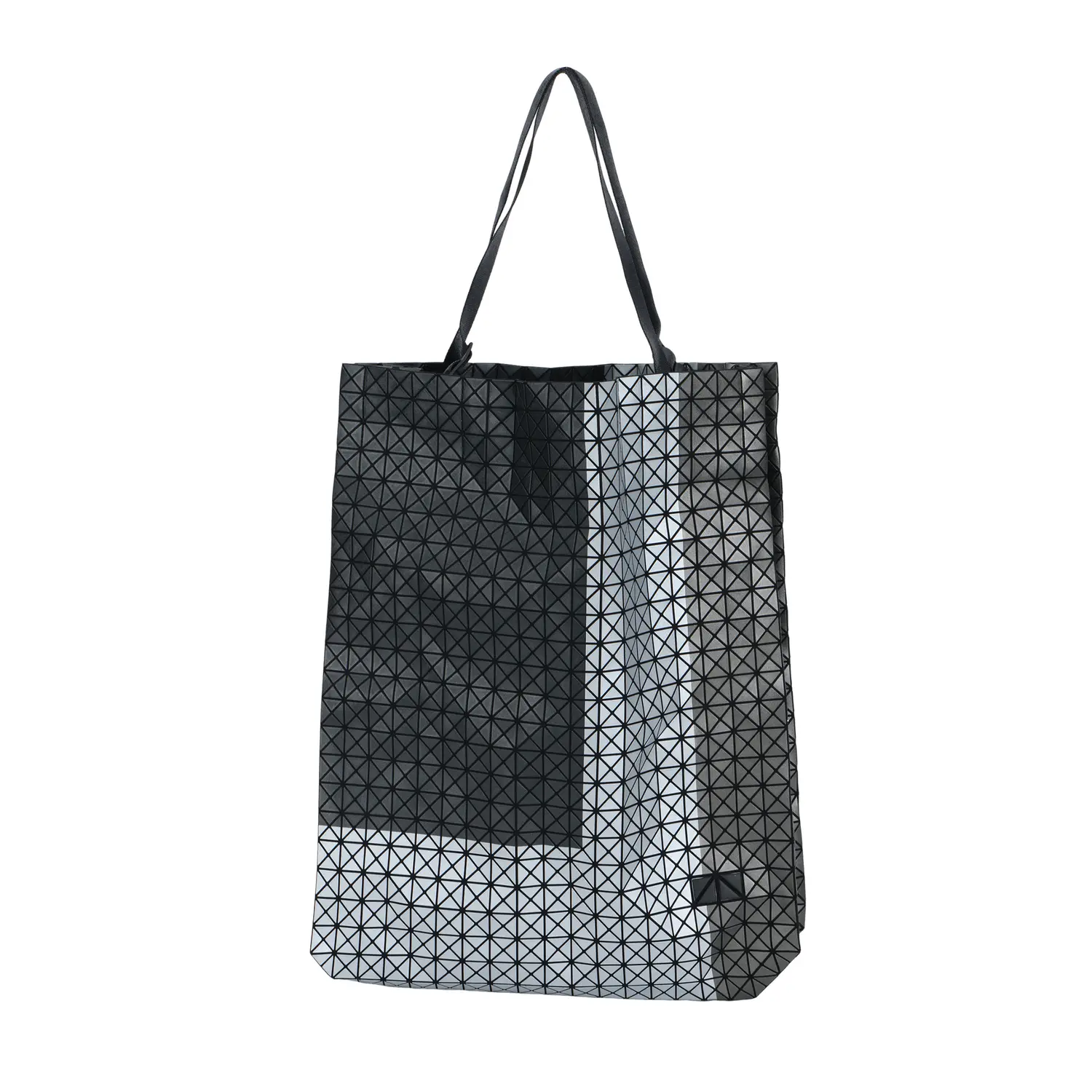 ISSEY MIYAKE Полиуретановая сумка-шопер с принтом 
ISSEY MIYAKE Полиуретановая сумка-шопер с принтом