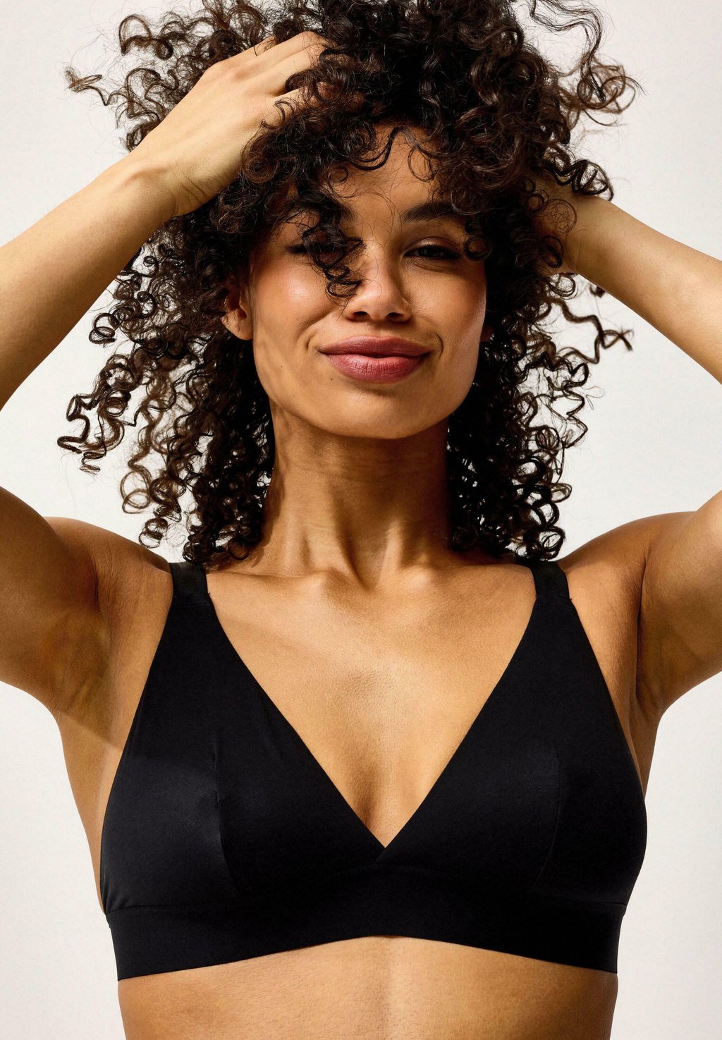 Треугольный бюстгальтер THE FREEDOM Closely, черный
Треугольный бюстгальтер THE FREEDOM Closely, черный