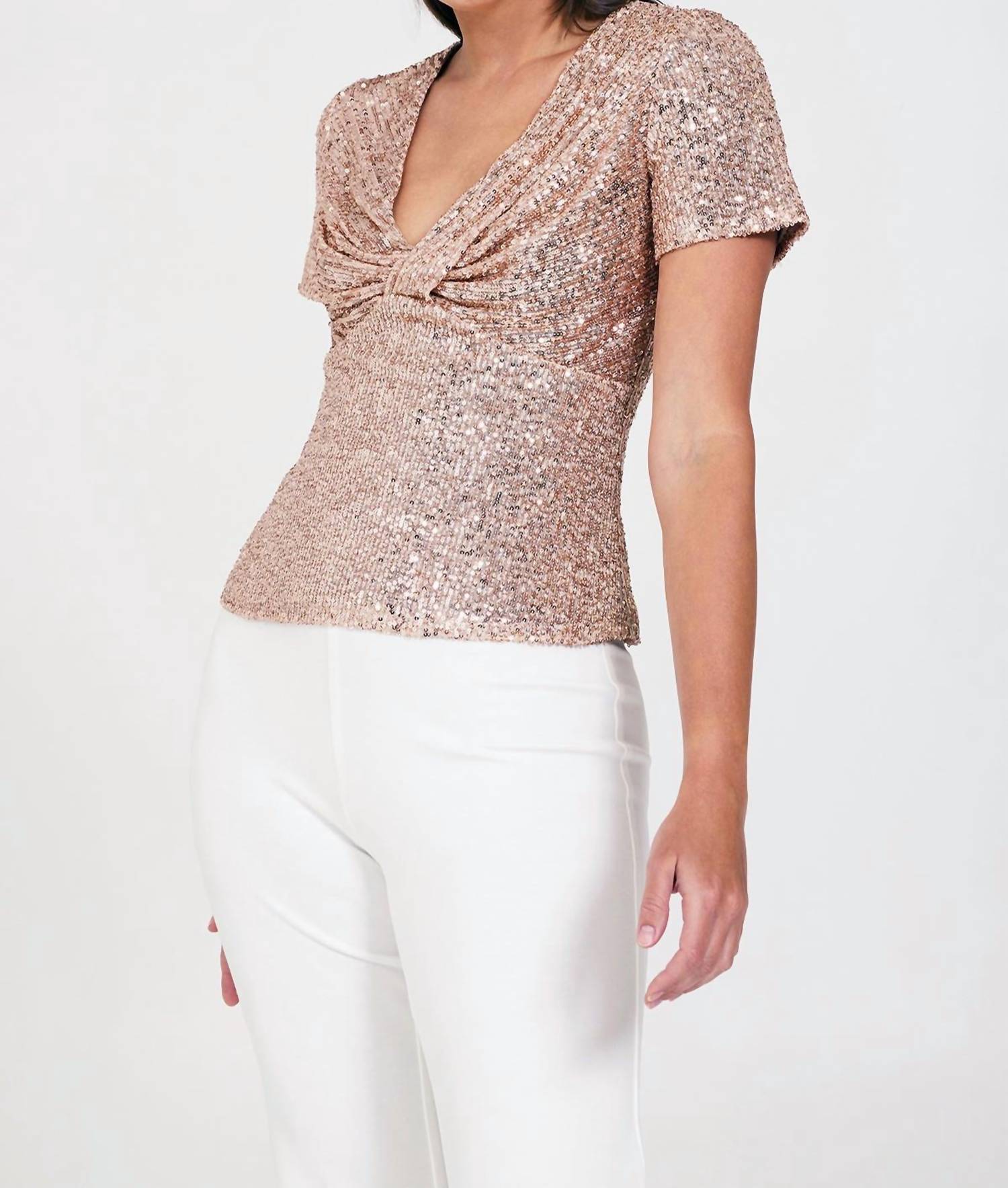 Топ с пайетками Lynx в золоте Bailey 44, золотой
Топ с пайетками Lynx в золоте Bailey 44, золотой