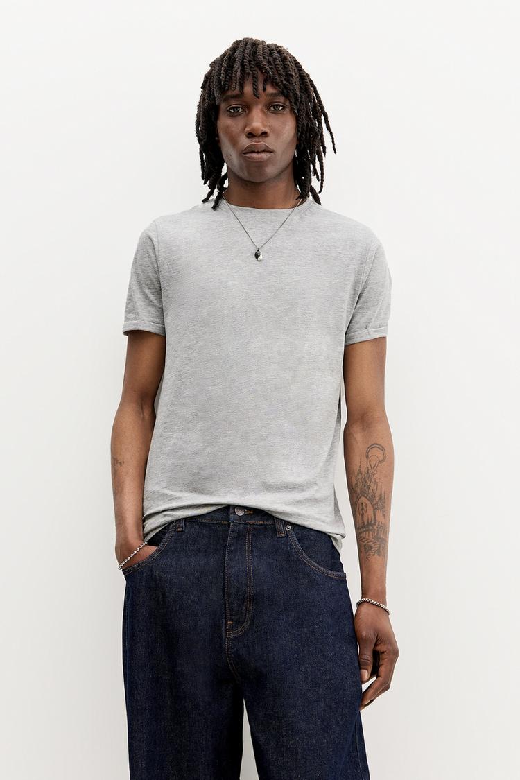 Базовая футболка для мышц Pull And Bear, белый 
Базовая футболка для мышц Pull And Bear, белый