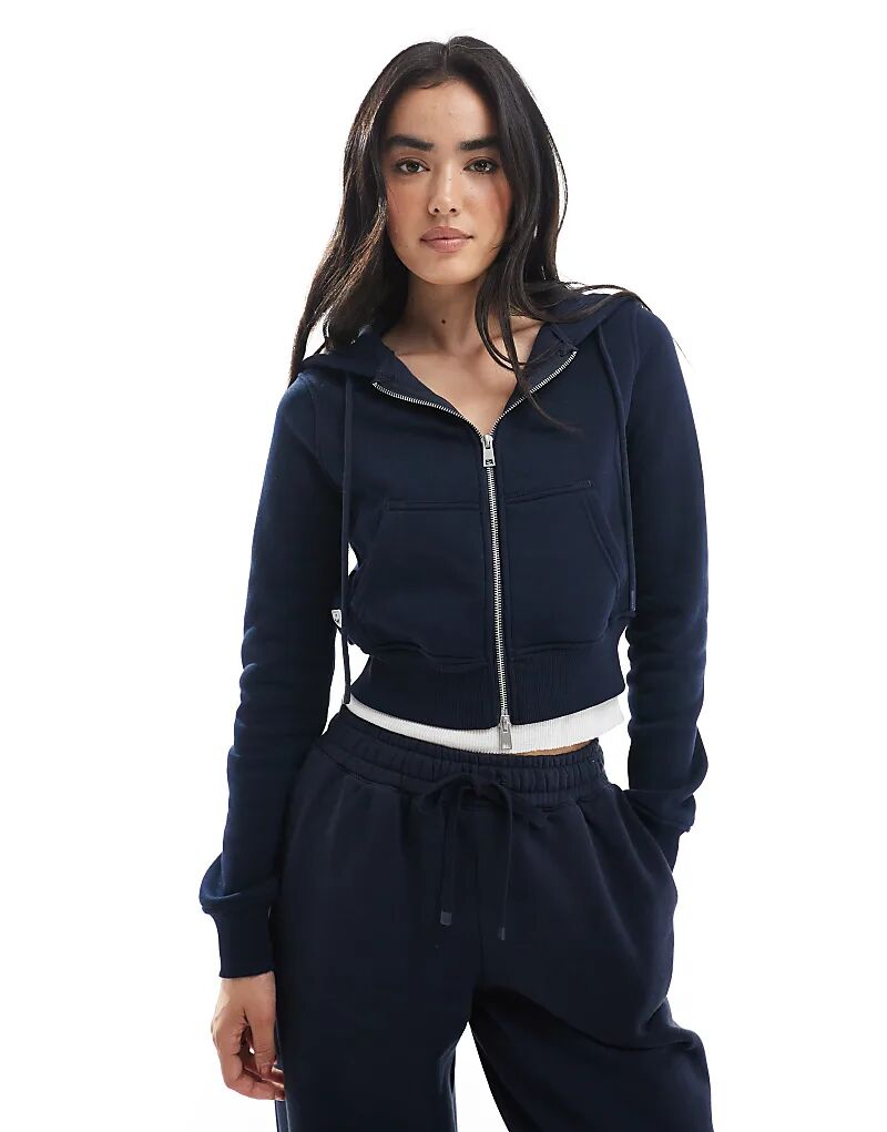 Укороченная толстовка с капюшоном на молнии Cotton On в стиле Total Eclipse
Укороченная толстовка с капюшоном на молнии Cotton On в стиле Total Eclipse