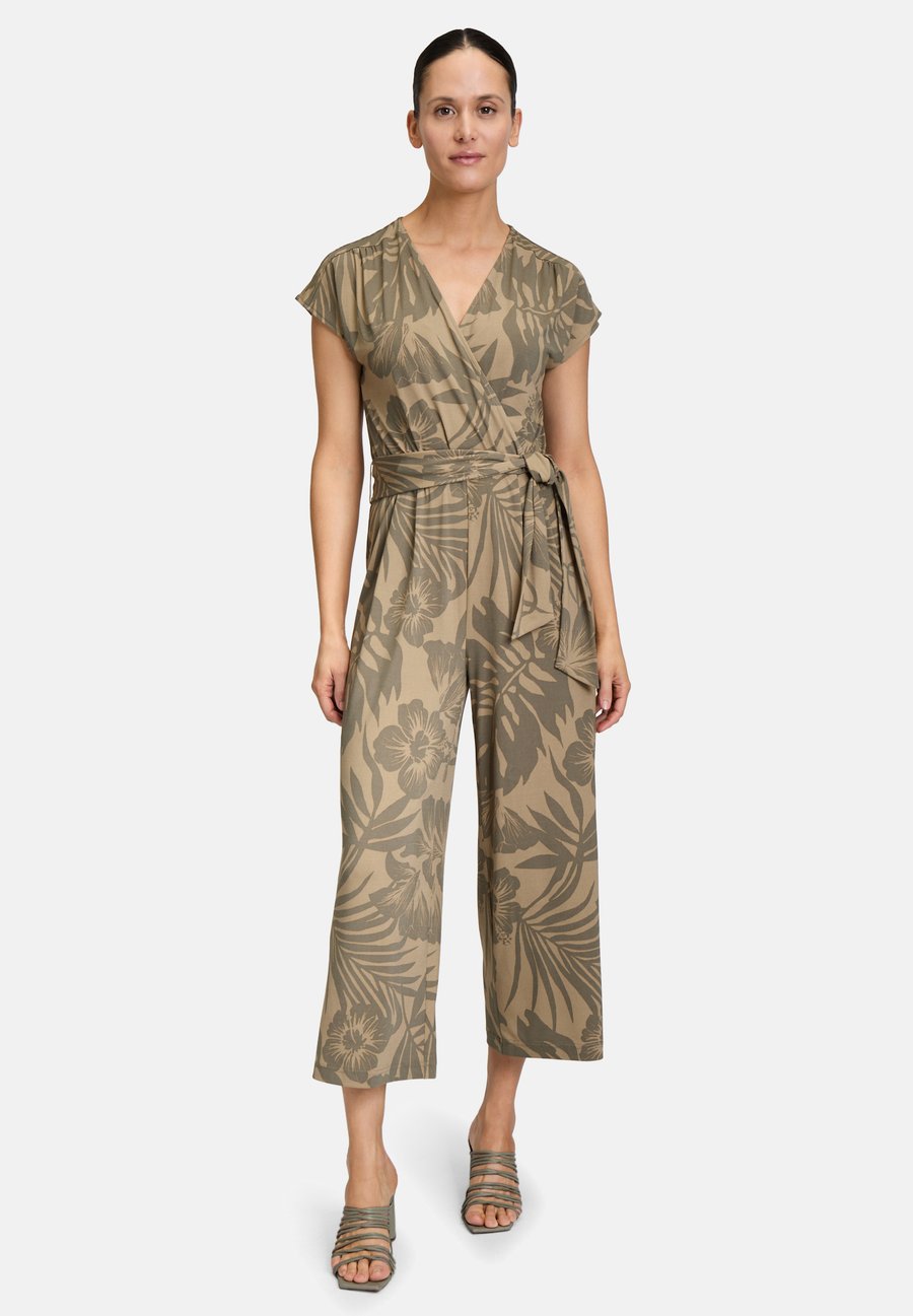 Комбинезон Betty Barclay MIT EINGRIFFTASCHEN, Khaki/Green/Green
Комбинезон Betty Barclay MIT EINGRIFFTASCHEN, Khaki/Green/Green