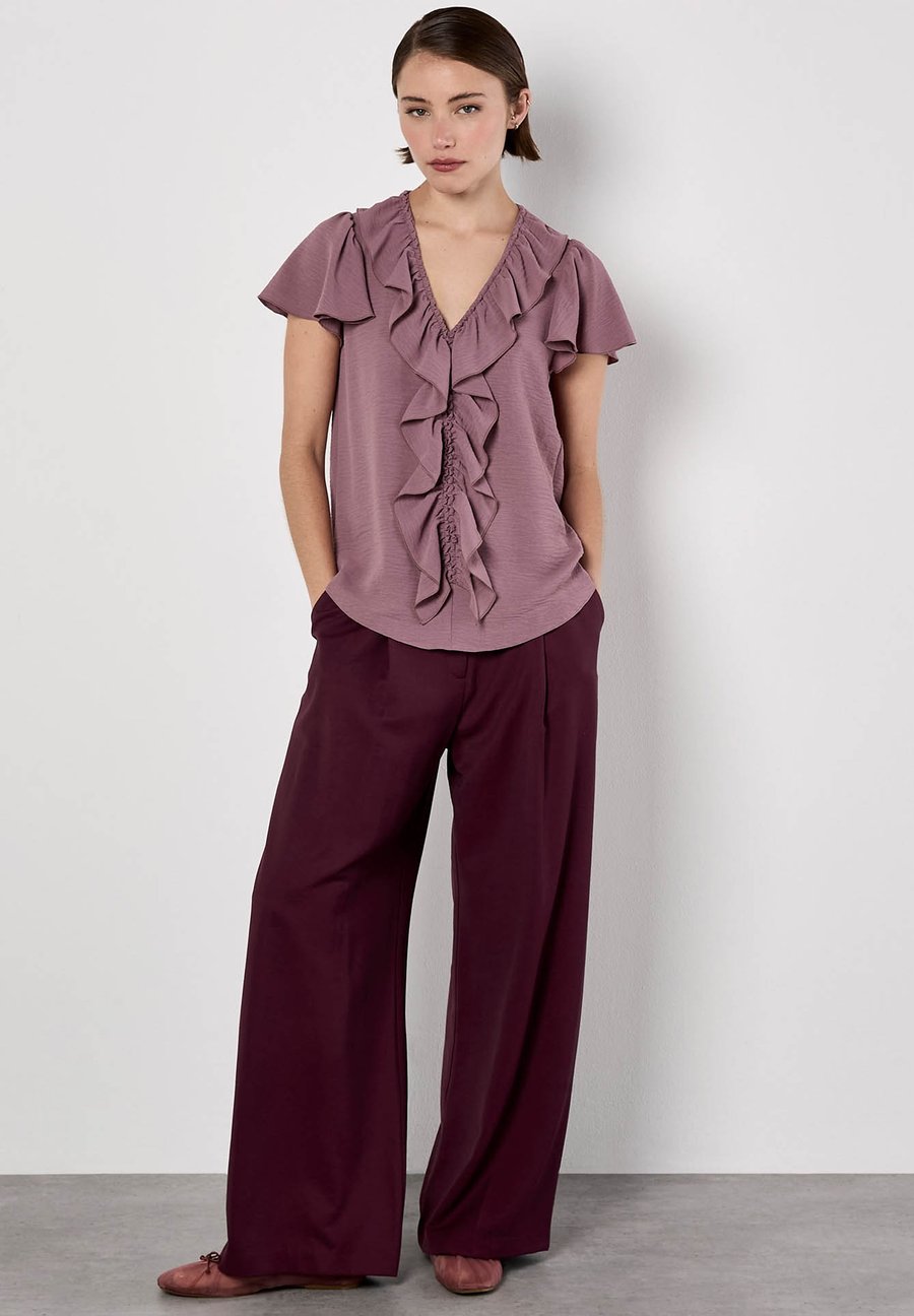 Блуза Apricot RUFFLE FRONT, Pink
Блуза Apricot RUFFLE FRONT, Pink