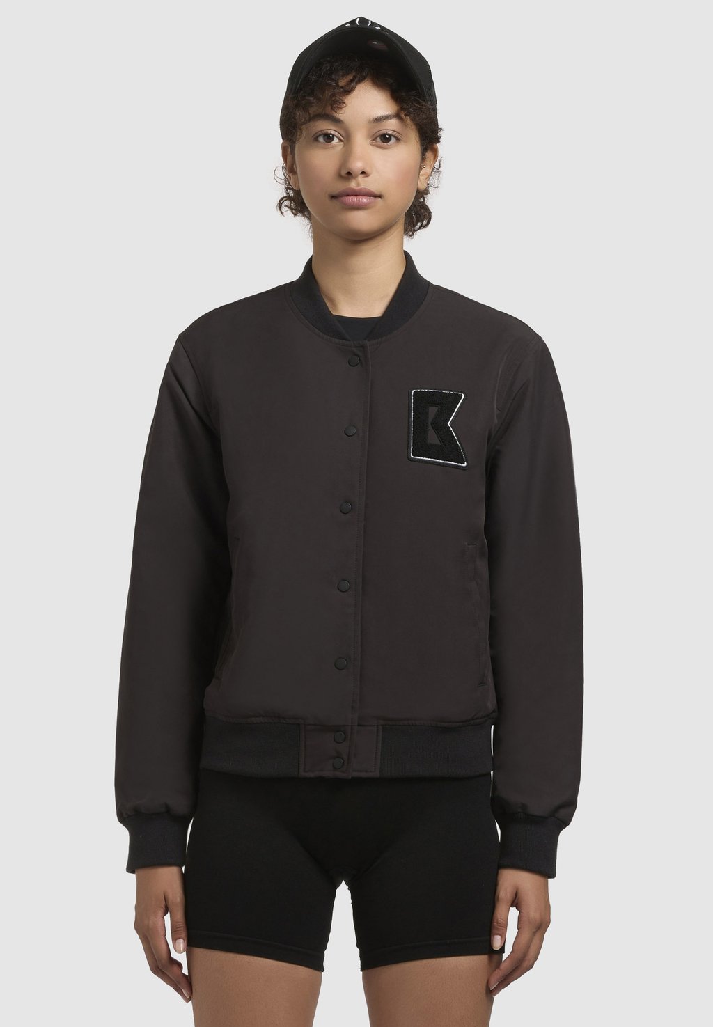 Куртка-бомбер REESE khujo, черный
Куртка-бомбер REESE khujo, черный