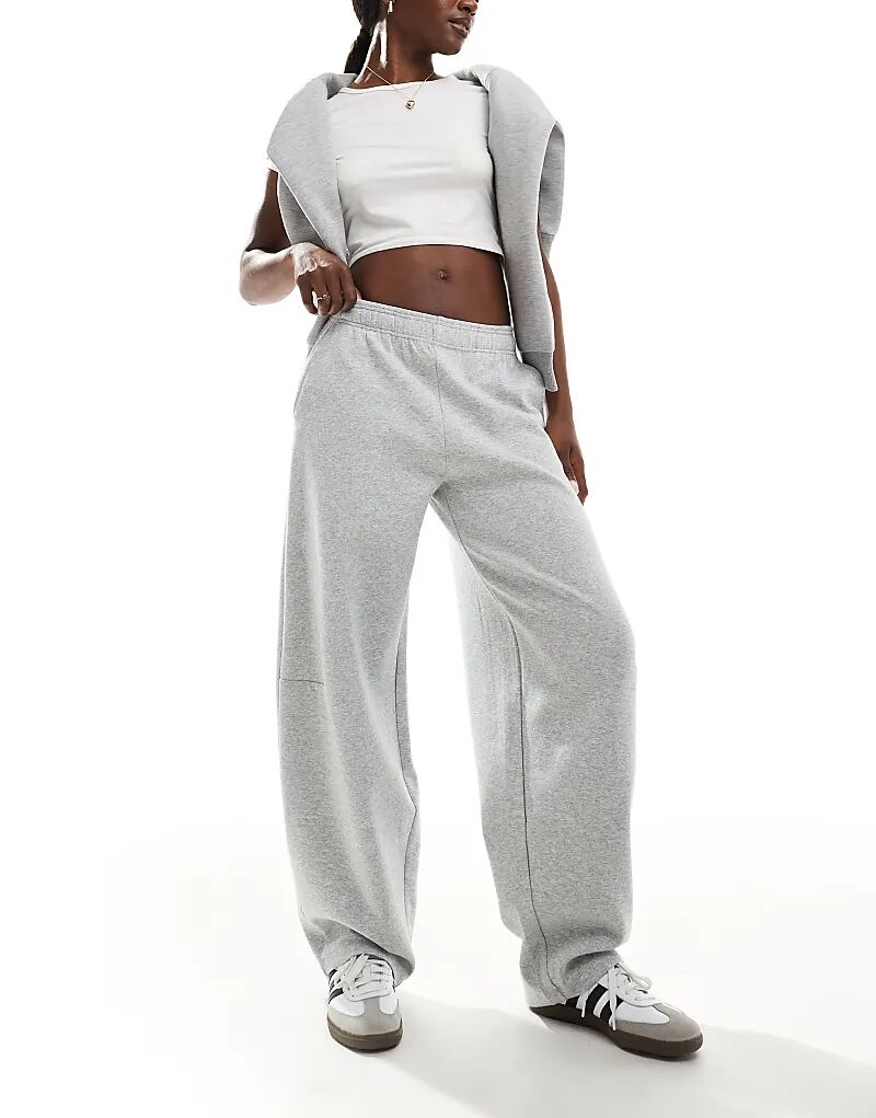 Balloon Jogger в сером цвете Stradivarius
Balloon Jogger в сером цвете Stradivarius