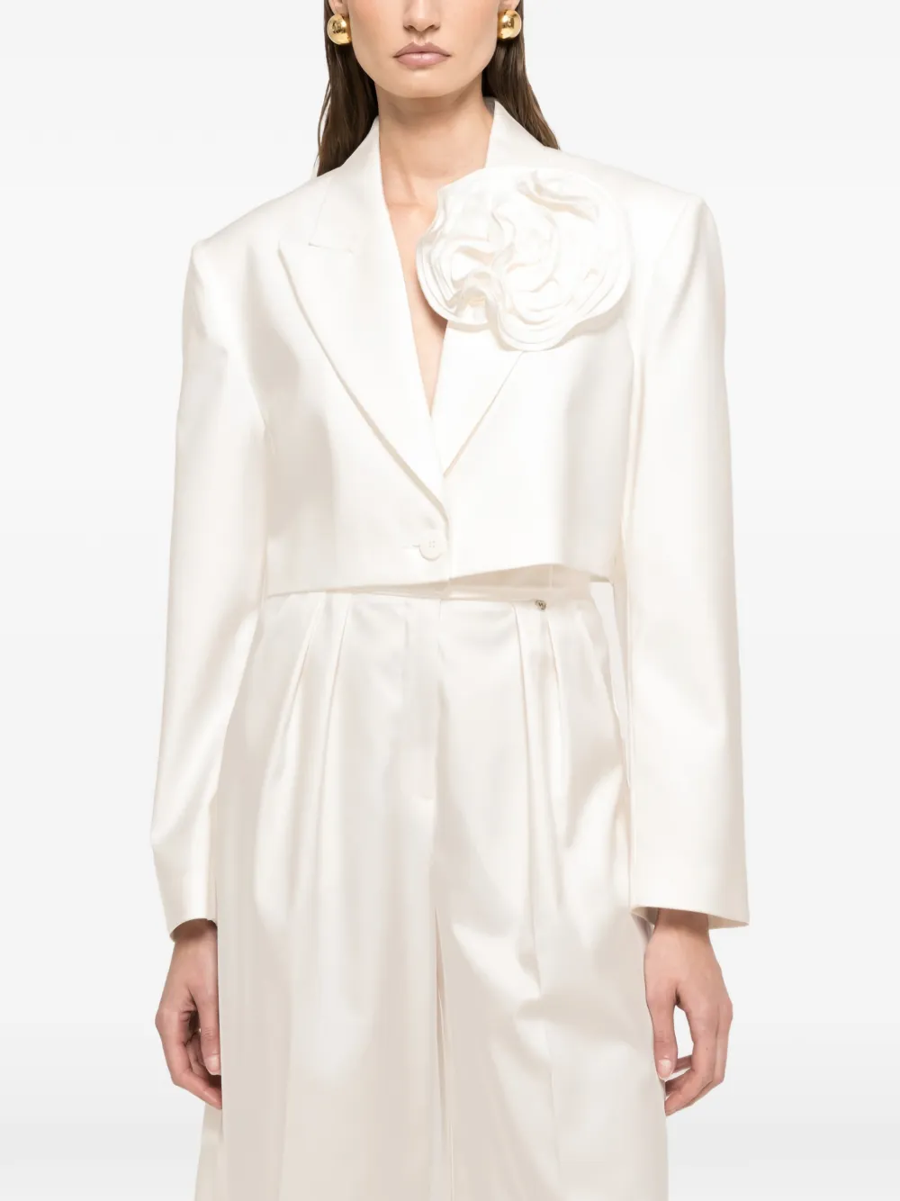 Укороченный блейзер с цветочным декором Nissa, белый
Укороченный блейзер с цветочным декором Nissa, белый