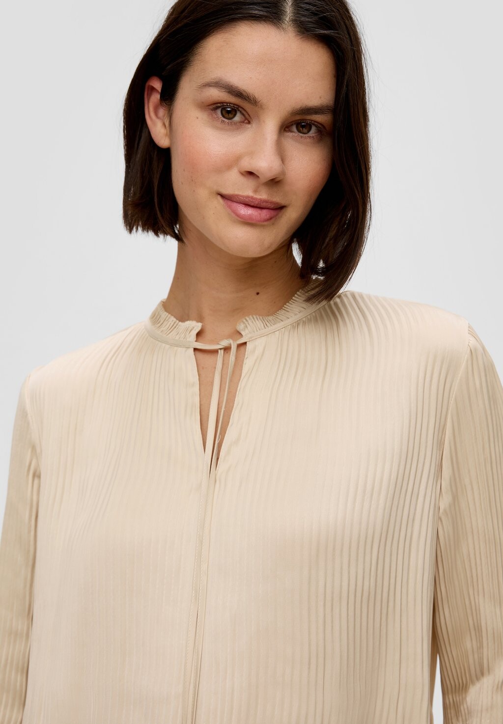 Блуза MIT PLISSÉE-STRUKTUR s.Oliver BLACK LABEL, бежевый
Блуза MIT PLISSÉE-STRUKTUR s.Oliver BLACK LABEL, бежевый