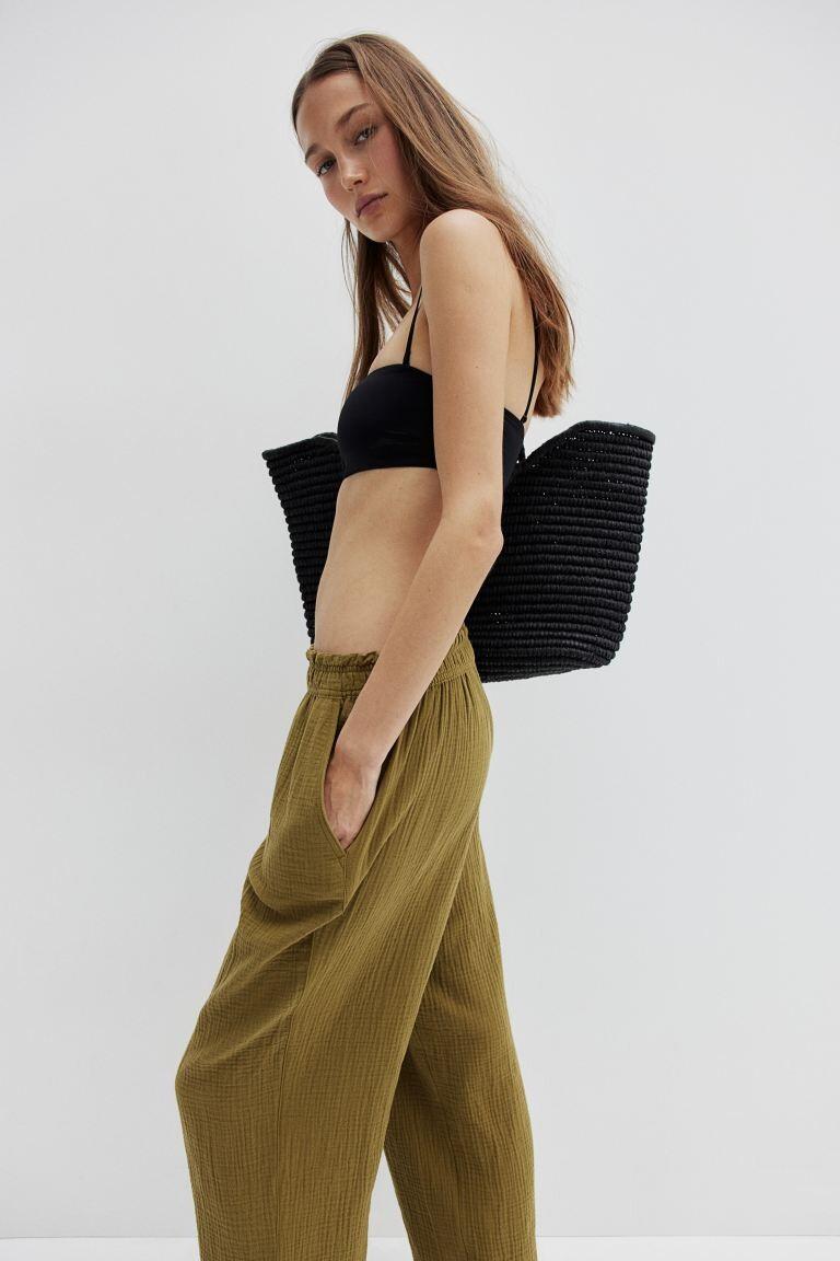 Брюки из бумажного пакета H&M, хаки
Брюки из бумажного пакета H&M, хаки