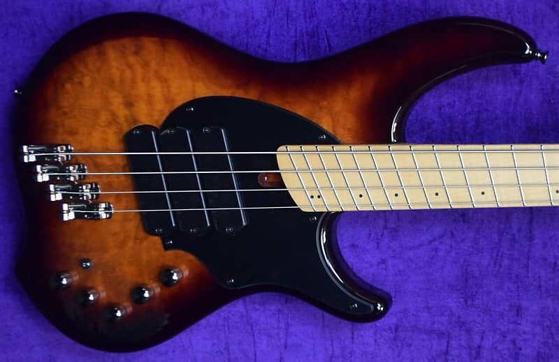 Басс гитара Dingwall Combustion 
Басс гитара Dingwall Combustion