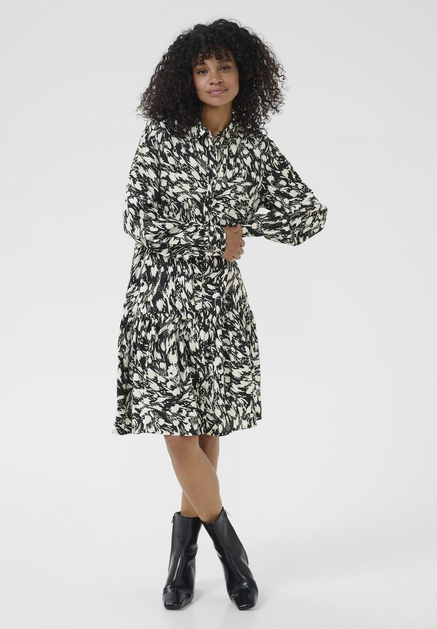 Платье Kaffe KAJAMIE SHIRT DRESS, Black Turtledove Graphic/Black
Платье Kaffe KAJAMIE SHIRT DRESS, Black Turtledove Graphic/Black