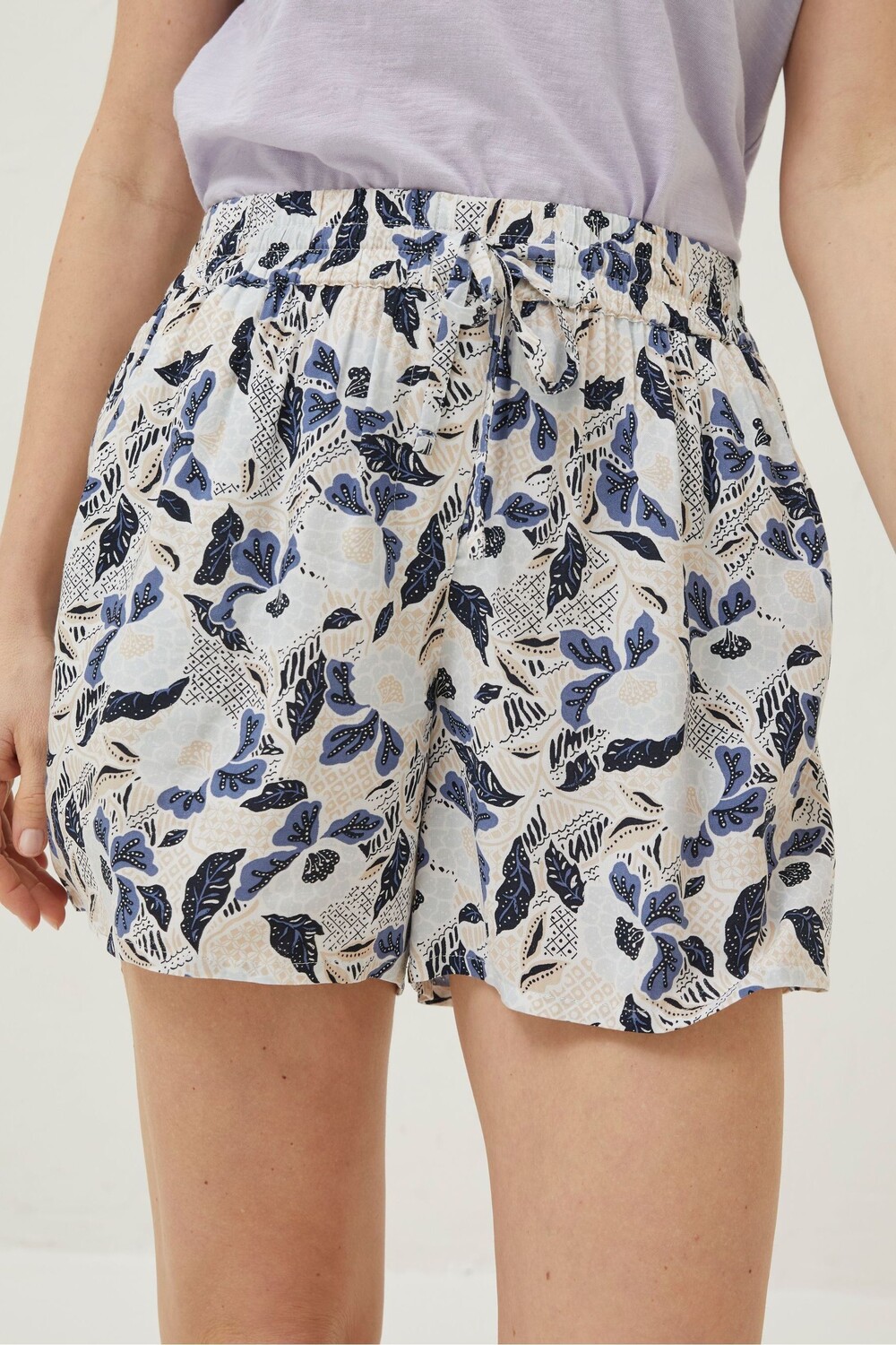 Шорты Airy FatFace Batik с цветочным мотивом Fat Face
Шорты Airy FatFace Batik с цветочным мотивом Fat Face