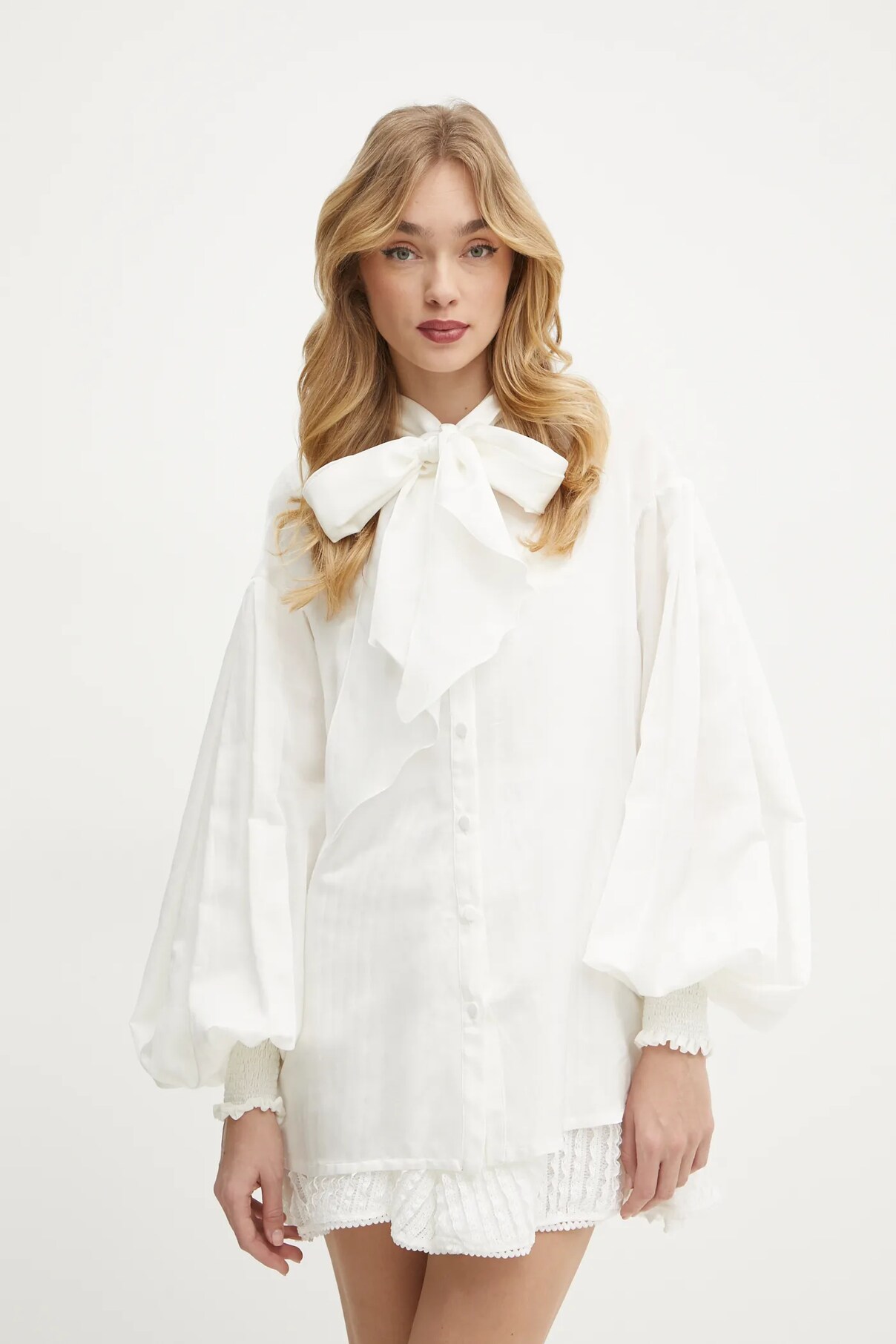 Рубашка из шелковой смеси Bommie Charo Ruiz Ibiza, бежевый
Рубашка из шелковой смеси Bommie Charo Ruiz Ibiza, бежевый