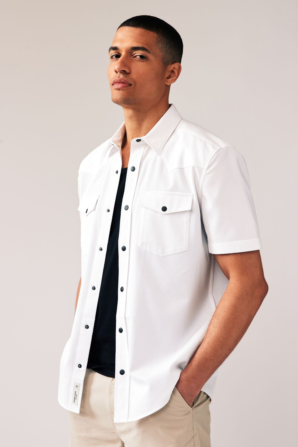 Текстурированная рубашка в стиле вестерн с короткими рукавами Next, белый
Текстурированная рубашка в стиле вестерн с короткими рукавами Next, белый