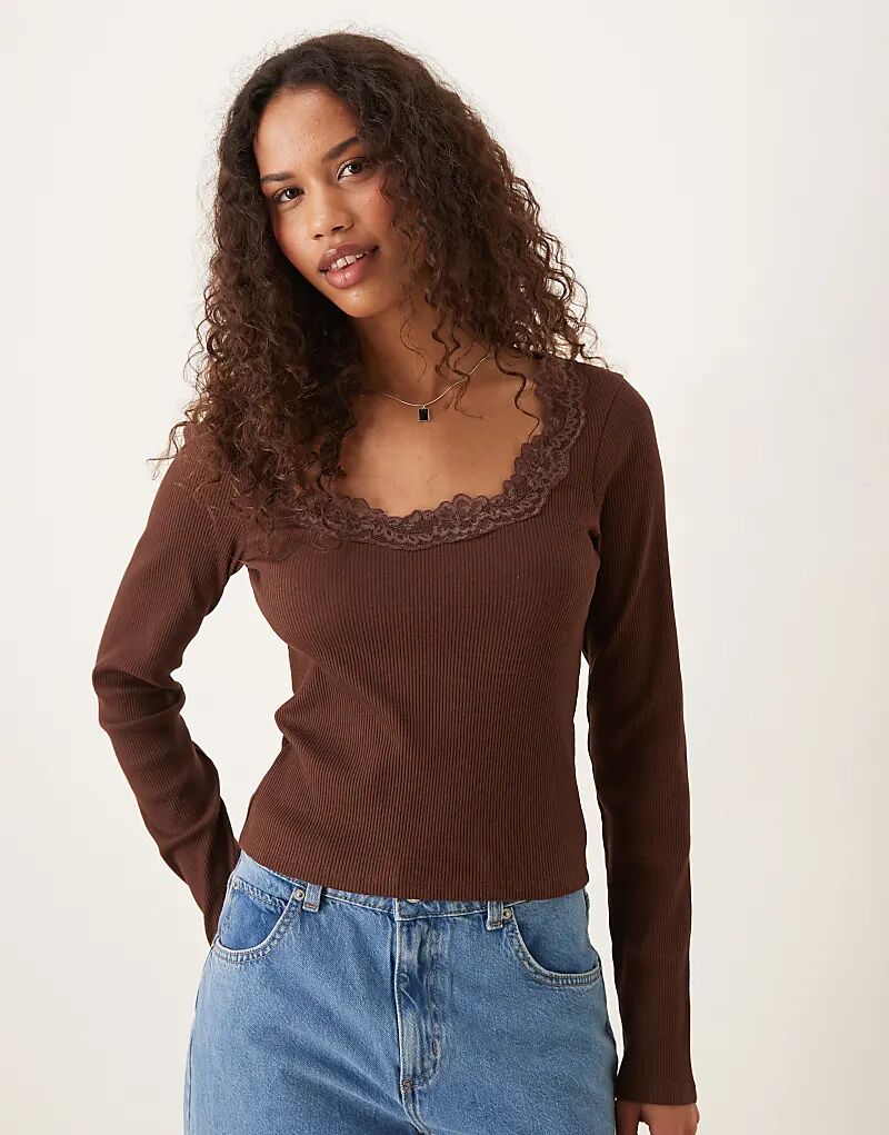 Лонгслив ASOS DESIGN с круглым вырезом, длинными рукавами и кружевной отделкой шоколадного цвета
Лонгслив ASOS DESIGN с круглым вырезом, длинными рукавами и кружевной отделкой шоколадного цвета