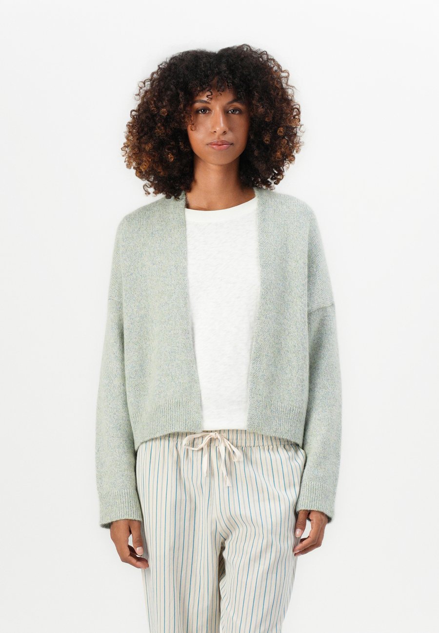 Кардиган Marc O'Polo DENIM KNIT CARDIGANS LONGSLEEVE, Light Grey
Кардиган Marc O'Polo DENIM KNIT CARDIGANS LONGSLEEVE, Light Grey