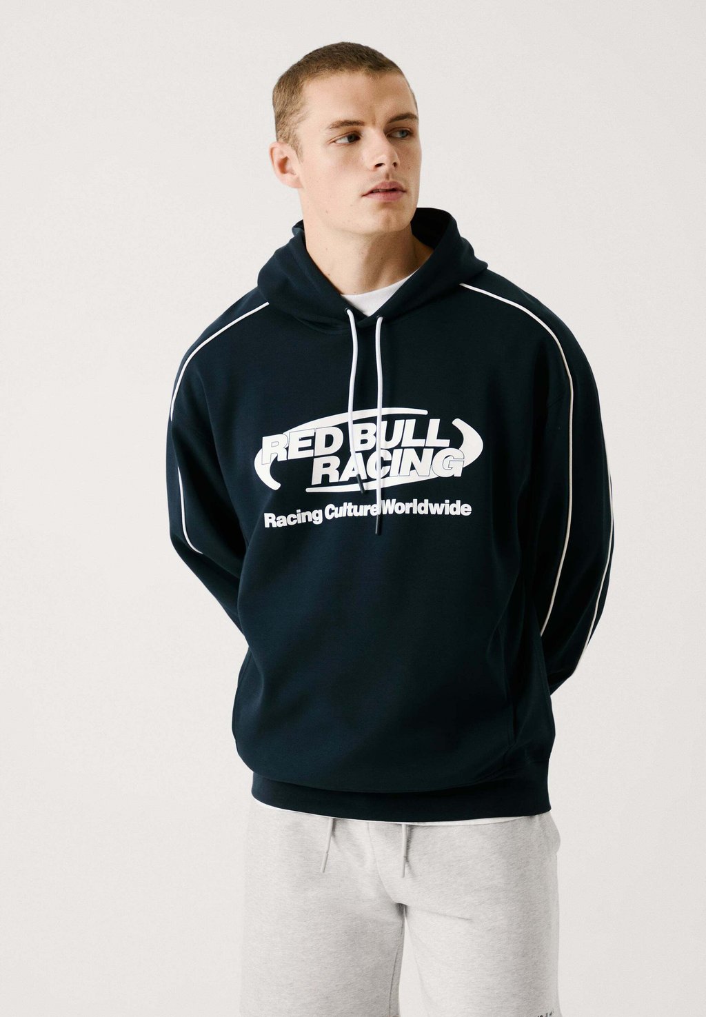 Толстовка с капюшоном LOGO PIPING Red Bull Racing x Pepe Jeans, темно-синий
Толстовка с капюшоном LOGO PIPING Red Bull Racing x Pepe Jeans, темно-синий